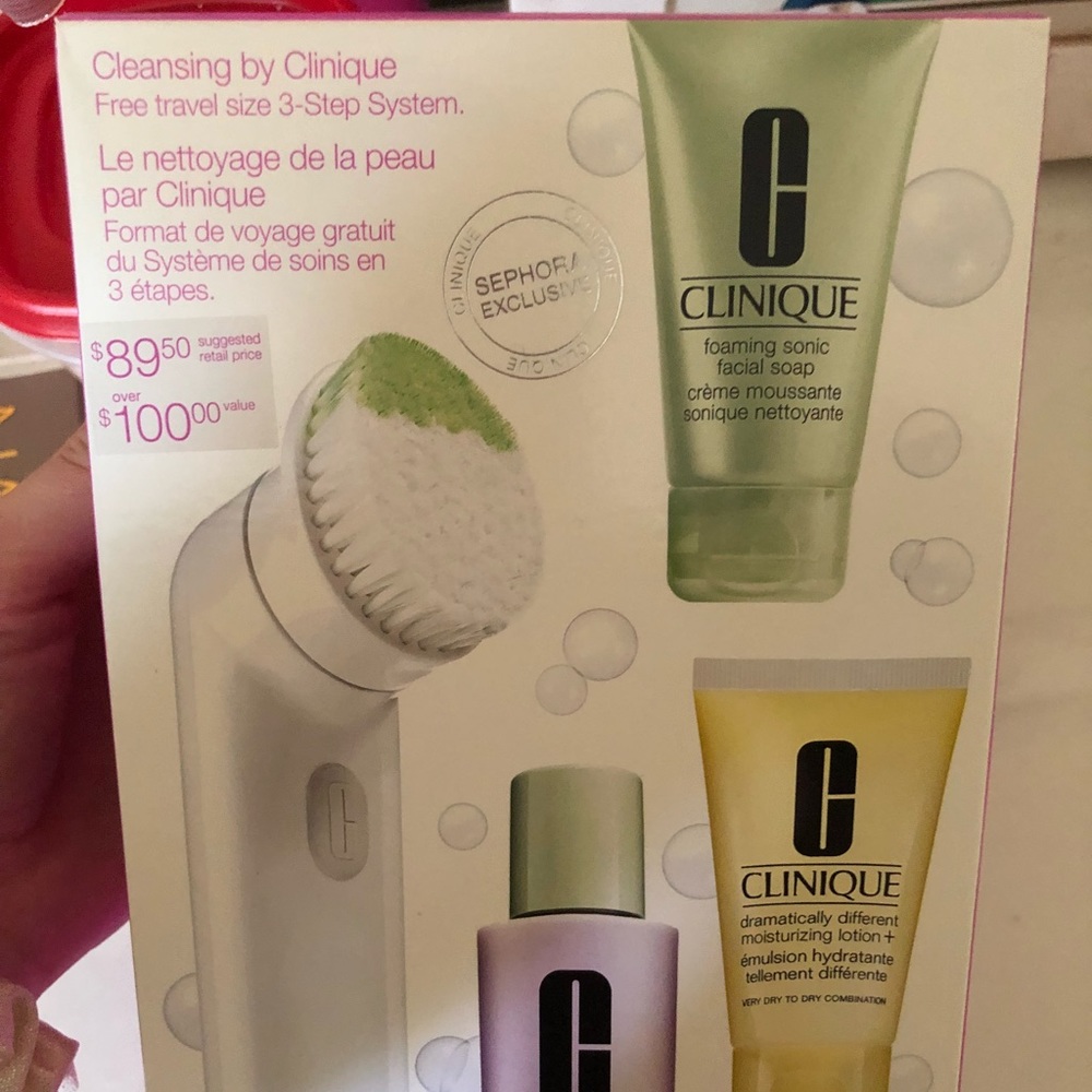BRAND NEW (NEVER OPENED) 3-step Clinique SONIC SET